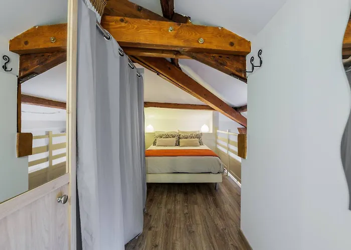 Jolie Duplex Avec Patio * Nice