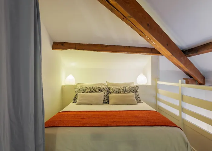 Jolie Duplex Avec Patio *