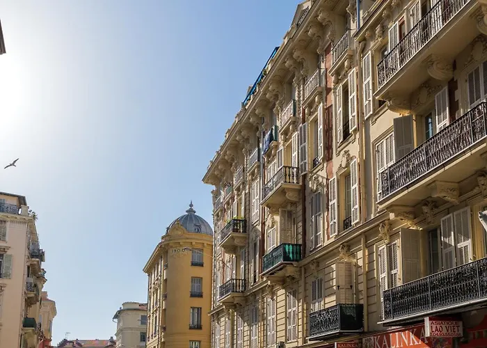 Jolie Duplex Avec Patio *